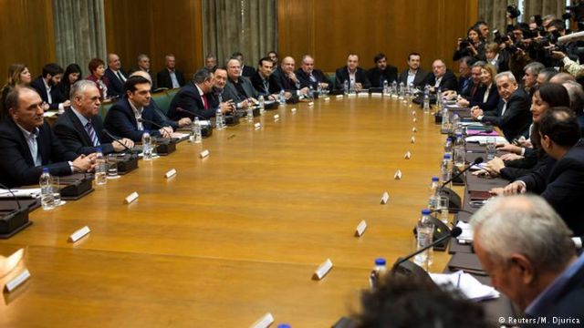 «Όχι ιδεολογία αλλά ρεαλιστικοί χειρισμοί»