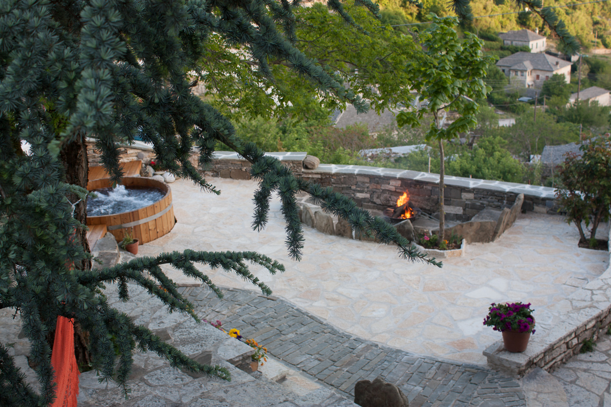 Άνω Πεδινά, το ησυχαστήριο του Ζαγορίου