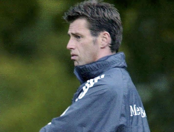 Ο Σκίμπε αναλαμβάνει τον πάγκο της Εθνικής