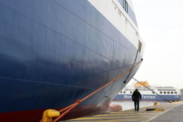 Δεμένα στα λιμάνια τα πλοία Δευτέρα και Τρίτη