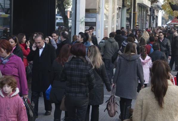 Ανοικτά εμπορικά καταστήματα την Κυριακή, απεργούν οι υπάλληλοι