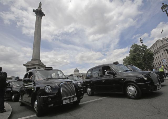 Νόμιμο στη Βρετανία το Uber που ξεσηκώνει τους οδηγούς ταξί