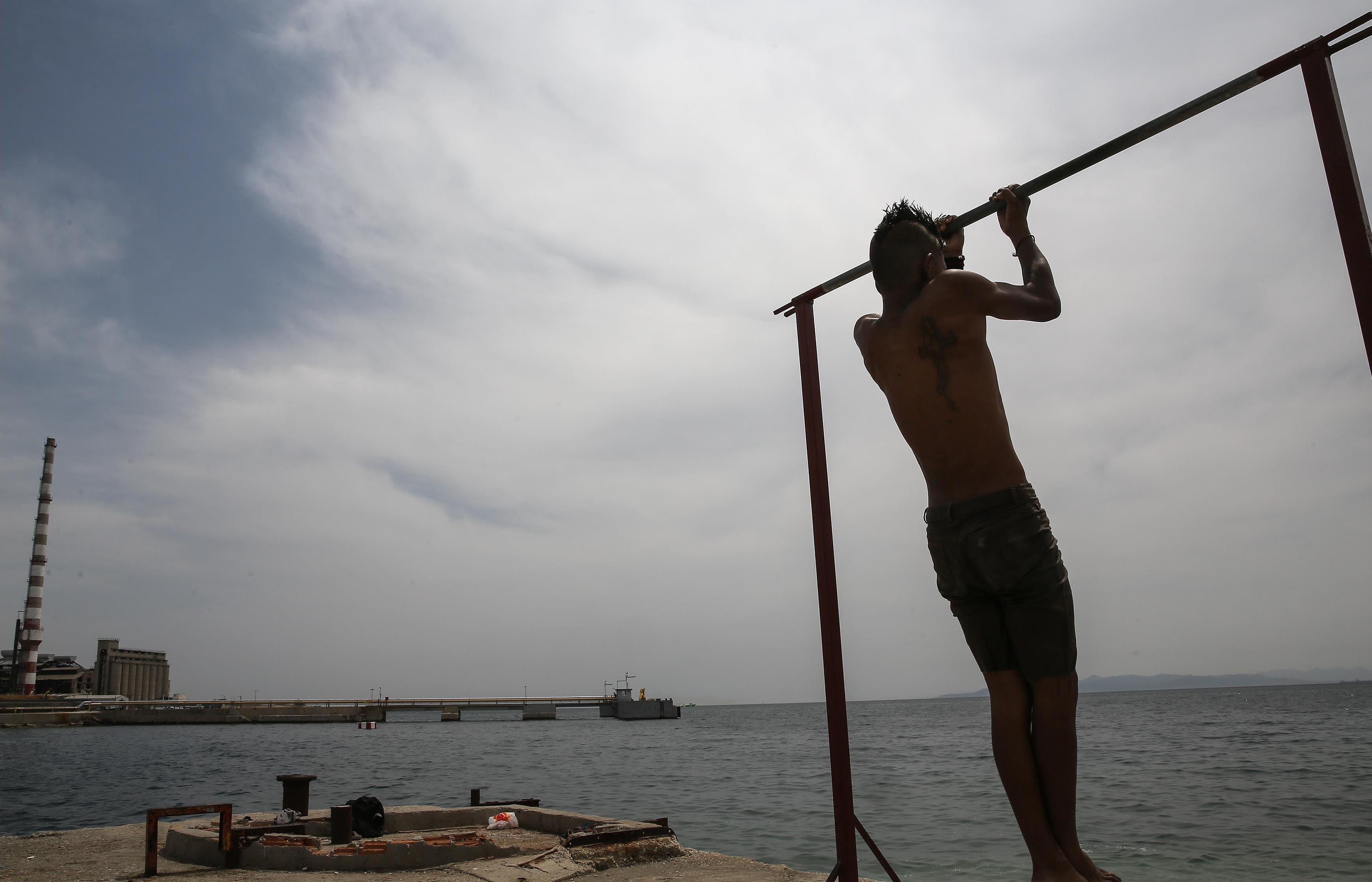 Δέσμευση Τσίπρα για το παράκτιο μέτωπο της Δραπετσώνας