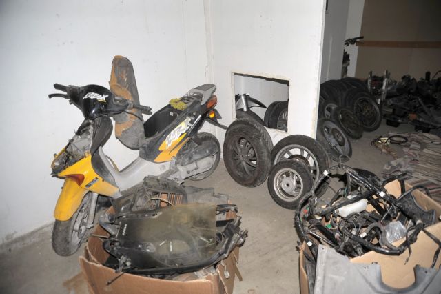 Δύο ανήλικοι μέλη σπείρας που έκλεβε μοτοσικλέτες στο Μοσχάτο