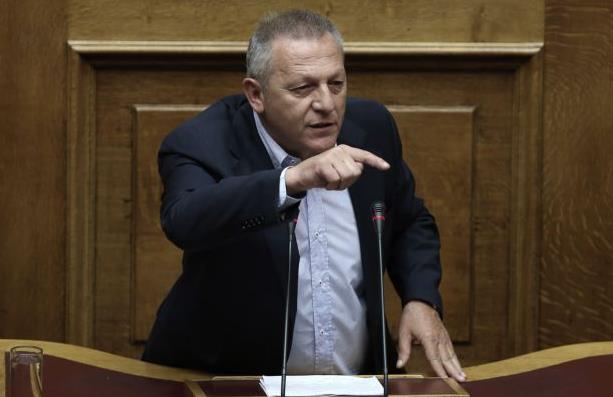 Βουλή: Νέο επεισόδιο στην κόντρα της Χρυσής Αυγής με το ΚΚΕ