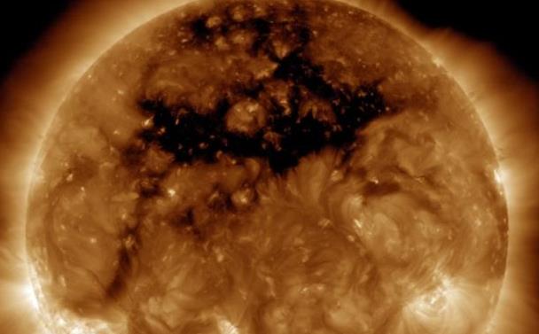 Μια «μαύρη τρύπα» σχηματίστηκε στον Ηλιο