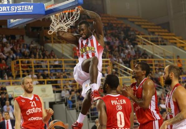 Ο Ολυμπιακός ψάχνεται, αλλά… βρήκε νίκη με την Τσεντεβίτα