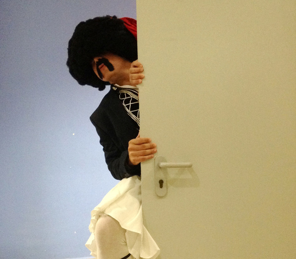 «Ελληνοφρένεια»: ο τσολιάς θα συνεχίσει να τριγυρίζει στην πόλη