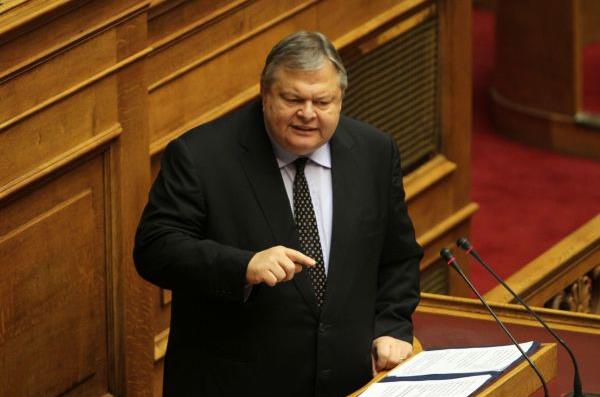 Μετωπική Βενιζέλου-Παππά στη συζήτηση για τα ΜΜΕ