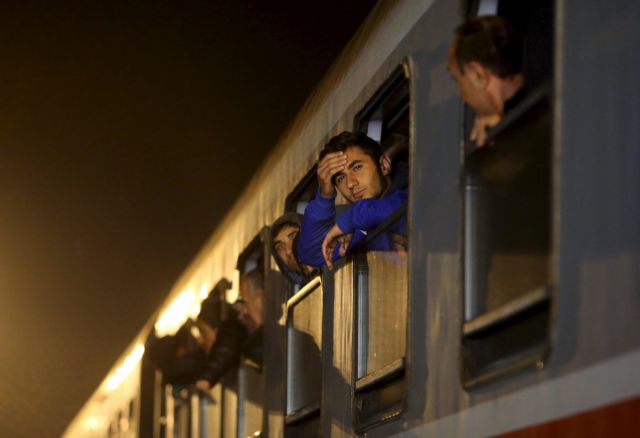 Οι πρόσφυγες στρέφονται στη Σλοβενία, η Ουγγαρία στήνει και εκεί ελέγχους