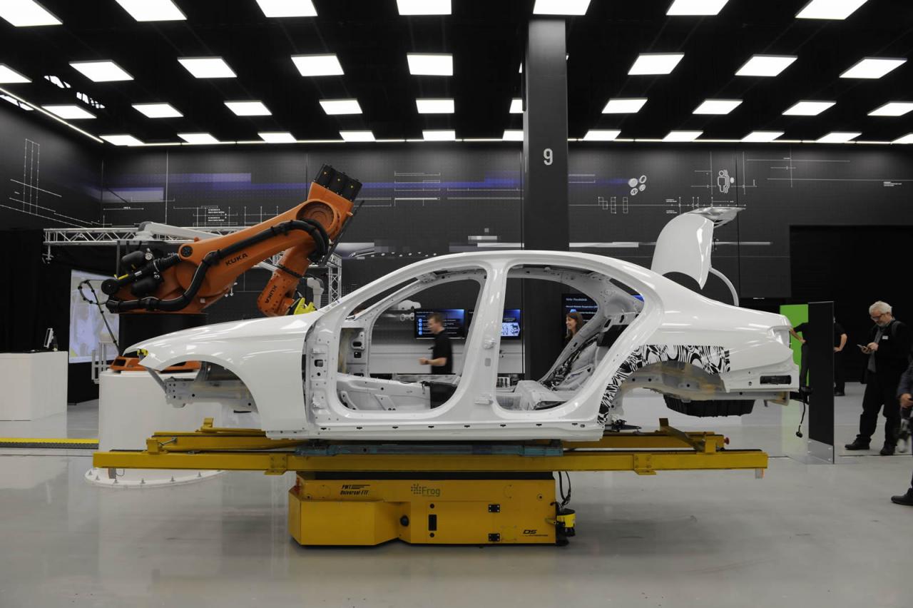 Mercedes-Benz E-Class 2016:  H «γυμνή» αλήθεια