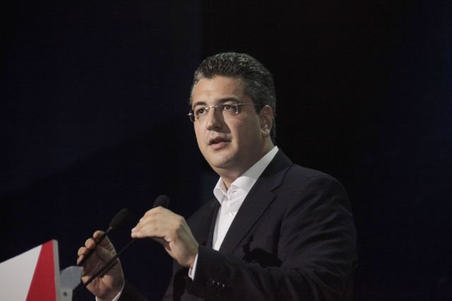 Τζιτζικώστας: Ο κ. Τσίπρας μετατρέπει την προσφυγική κρίση σε εθνική κρίση