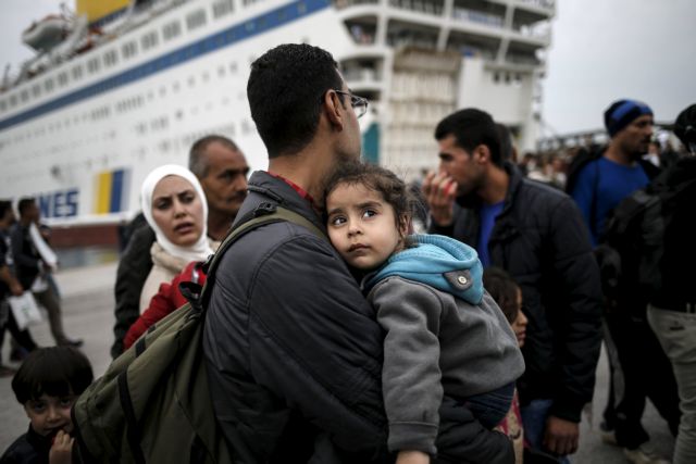 Η Κομισιόν φέρεται να ζητά «hot spot» περίπου 50.000 προσφύγων στην Αθήνα