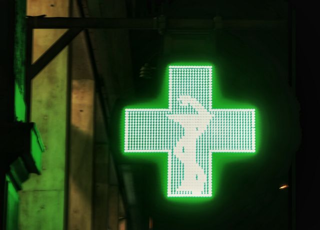 Σε ελληνικά και ευρωπαϊκά όργανα προσφεύγουν οι φαρμακοποιοί