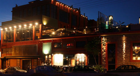 Μια βραδιά στο Γκάζι παρέα με τον Ολάντ