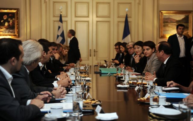 Διυπουργική στο Μαξίμου για την επενδυτική συνεργασία Ελλάδας-Γαλλίας