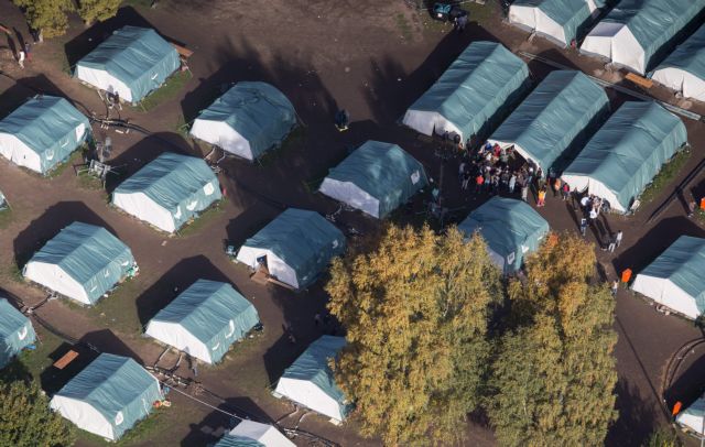 Η Γερμανία «ξανακοιτάει» τον στόχο ισοσκελισμένου προϋπολογισμού λόγω προσφυγικού