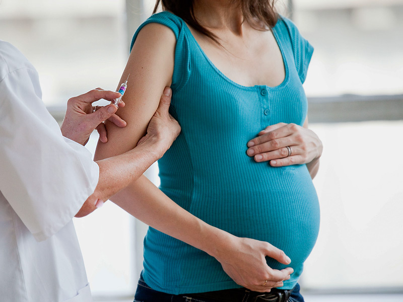 Ασφαλές το εμβόλιο κατά της γρίπης στην εγκυμοσύνη, σύμφωνα με ελληνική μελέτη