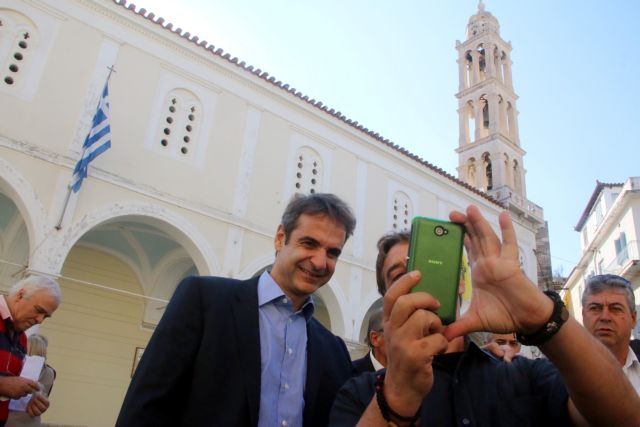 Κόντρα Μητσοτάκη – Δραγασάκη για προσλήψεις συμβούλων