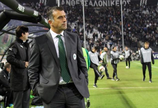 Χειροφίλημα Αναστασίου στον παπά-Χρήστο και η… προφητεία του σκορ