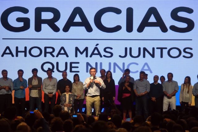 Αργεντινή: Κακή εκλογική βραδιά για τους περονιστές, σε β’ γύρο ο πρόεδρος