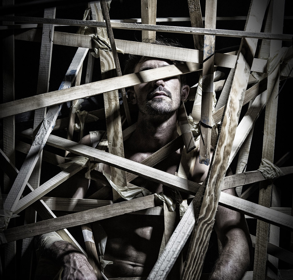 «Europium» από την ανατρεπτική ομάδα RootlessRoot στη Στέγη