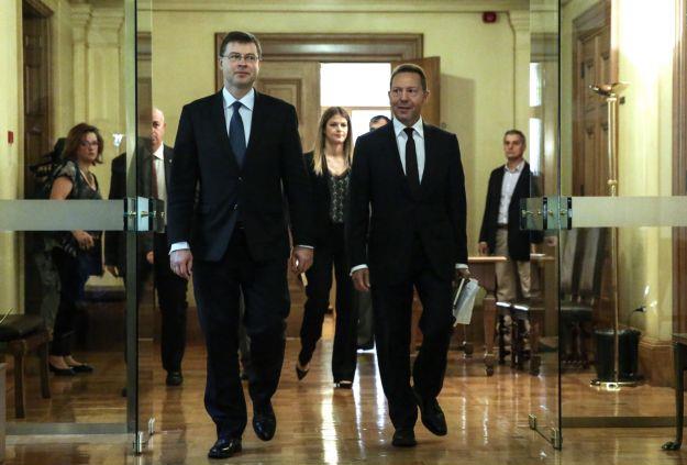 Ντομπρόβσκις – Στουρνάρας: Έως το τέλος του έτους η ανακεφαλαιοποίηση