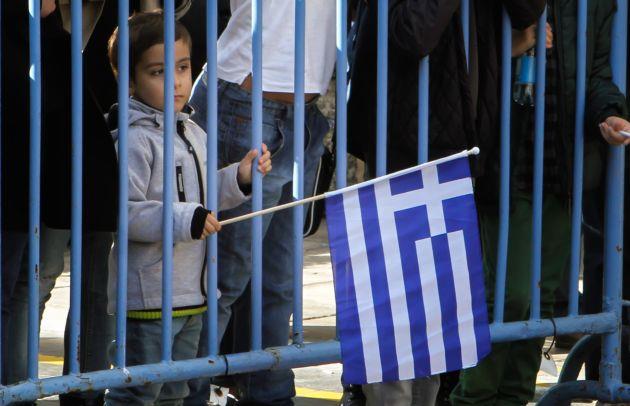 Εξηγήσεις για τα κάγκελα στην παρέλαση της Θεσσαλονίκης ζητά ο Τόσκας