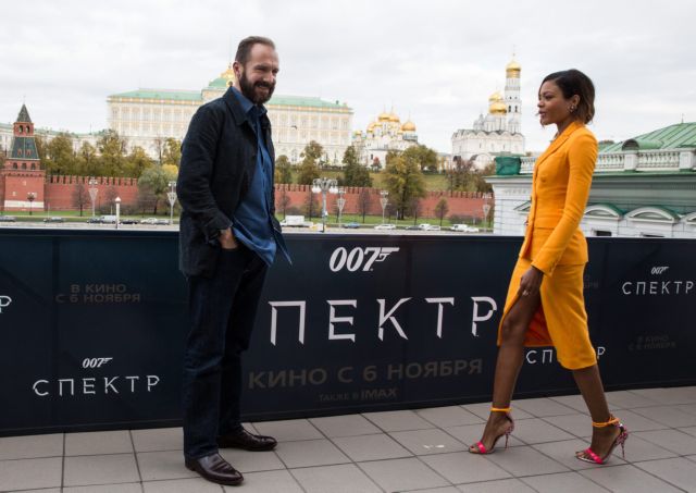 Spectre: Ρέιφ Φάινς και Ναόμι Χάρις μιλούν για τον Μ και τη Μανιπένι