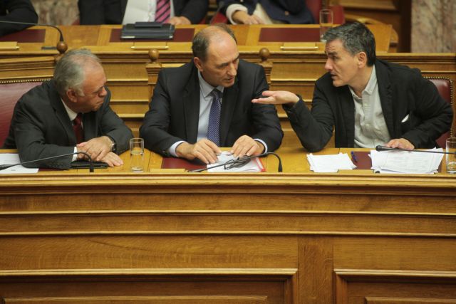 Με ευρεία πλειοψηφία εγκρίθηκε το νομοσχέδιο για την ανακεφαλαιοποίηση