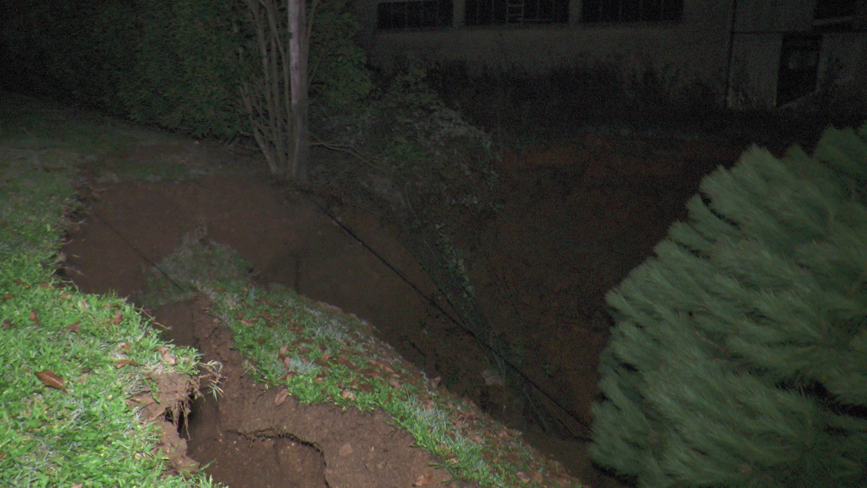 Άνοιξε η γη σε παράδρομο της Εθνικής Οδού Ιωαννίνων – Άρτας