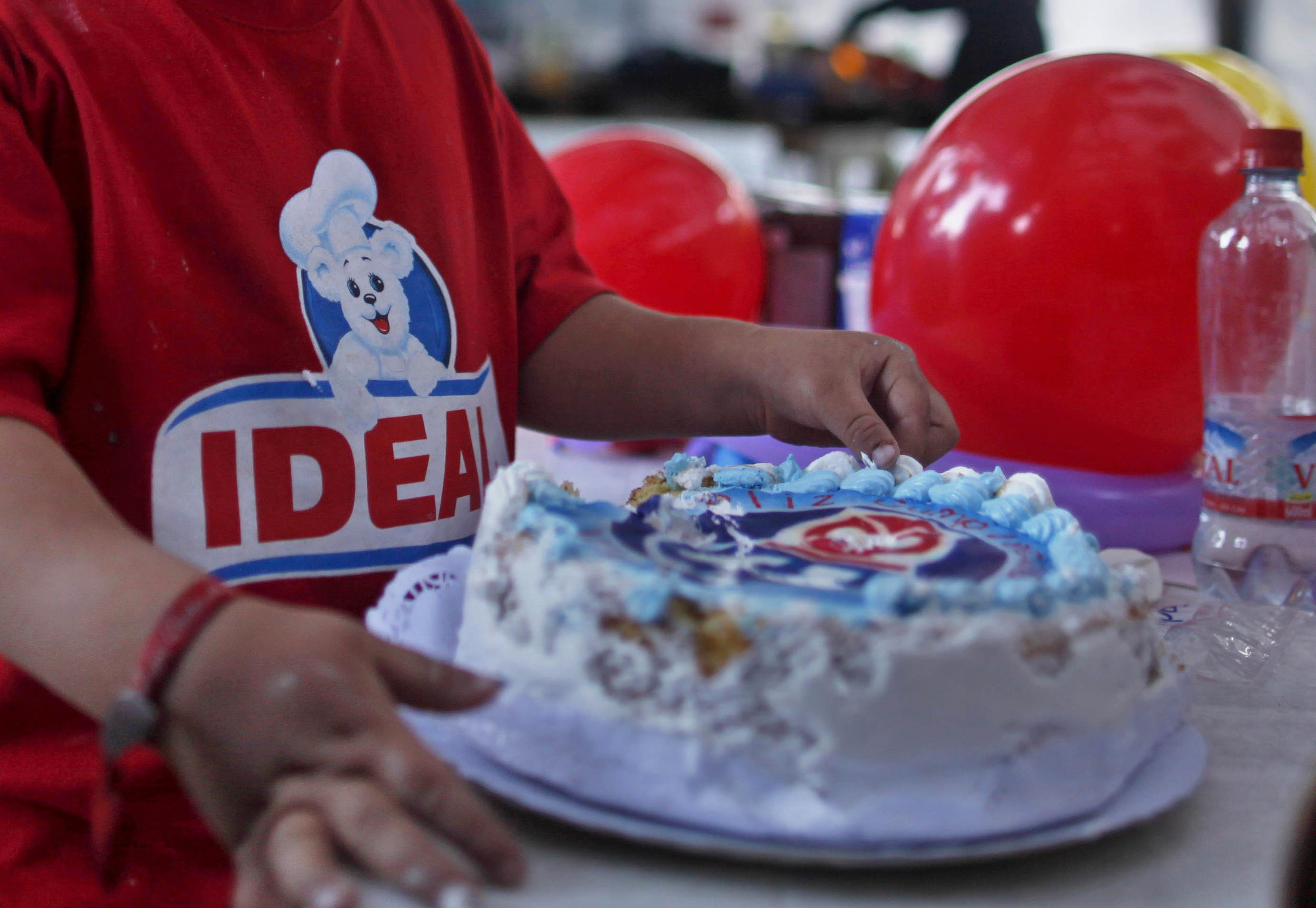 Μία θεία, ένας ανιψιός, το πάρτι των γενεθλίων και η μήνυση