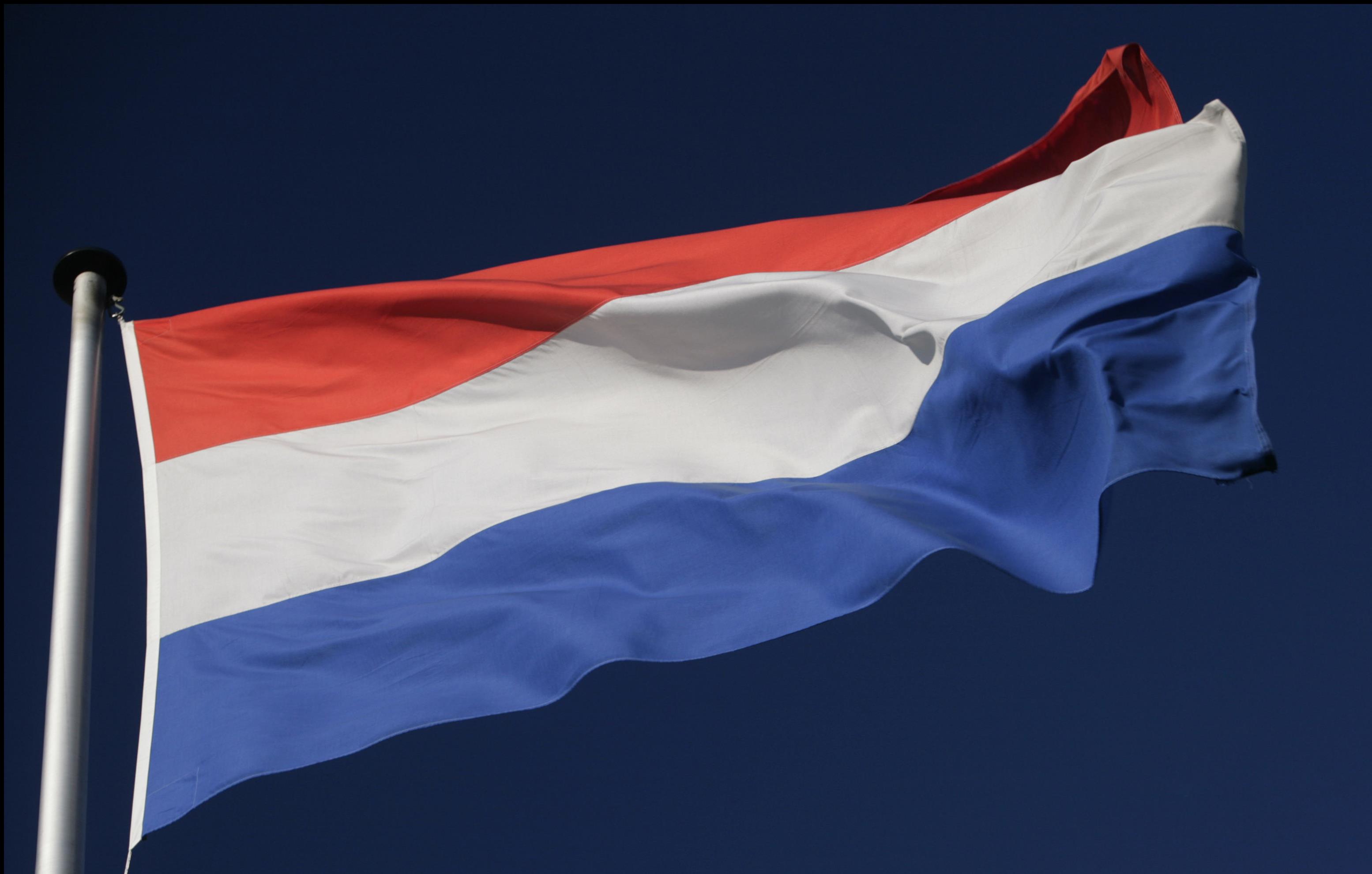 Τούρκοι διαδηλωτές μπέρδεψαν… τις σημαίες κι έριξαν αυγά σε άλλο προξενείο