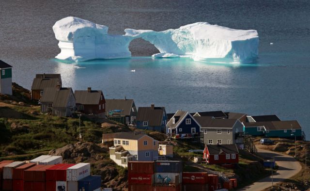 Παγετώνας της Γροιλανδίας καταρρέει, η στάθμη της θάλασσας ανεβαίνει