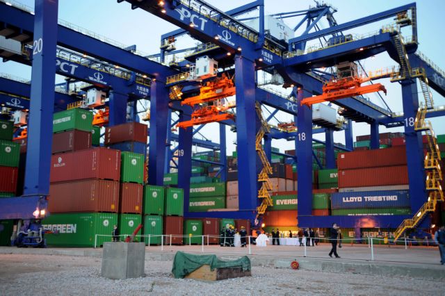 Παράλυση στην εμπορική κίνηση του Πειραιά από την απεργία της ΠΝΟ