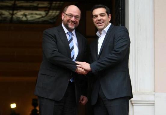 Σε εξέλιξη η συνάντηση Τσίπρα-Σουλτς για μνημόνιο και προσφυγικό