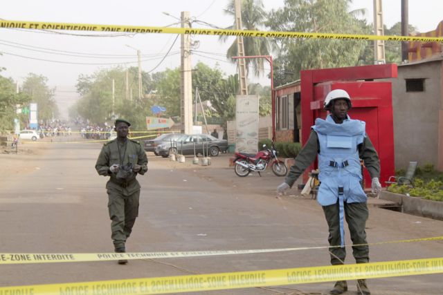 Νεκροί κυανόκρανοι σε επίθεση με ρουκέτες στο Μάλι