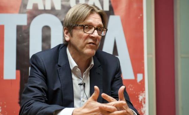 Γεύμα εργασίας Φερχόφστατ-Θεοδωράκη παρουσία Καμίνη