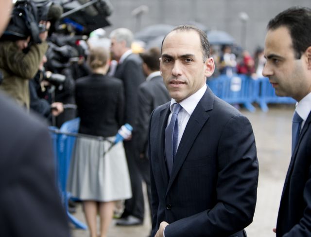 Έβλεπα την Ελλάδα να πηγαίνει στα βράχια, λέει ο Κύπριος ΥΠΟΙΚ