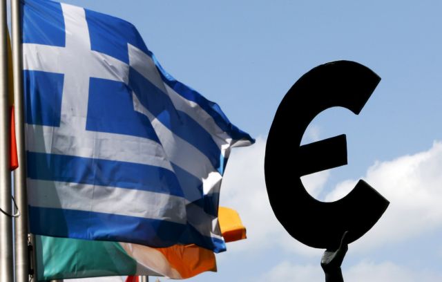 ΕΚΤ: Παραμένει υψηλός ο κίνδυνος χρεοκοπίας για την Ελλάδα