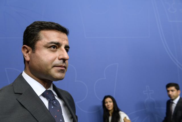 Τουρκία: Σώος ο Ντεμιρτάς έπειτα από την επίθεση κατά του αυτοκινήτου του