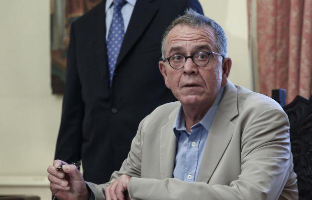 Μουζάλας: Το γκρέμισμα του φράχτη σήμερα δεν θα δώσει λύσεις