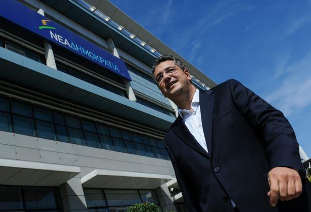 «Εθνικό σχέδιο αναγέννησης» της χώρας παρουσίασε ο Απ. Τζιτζικώστας