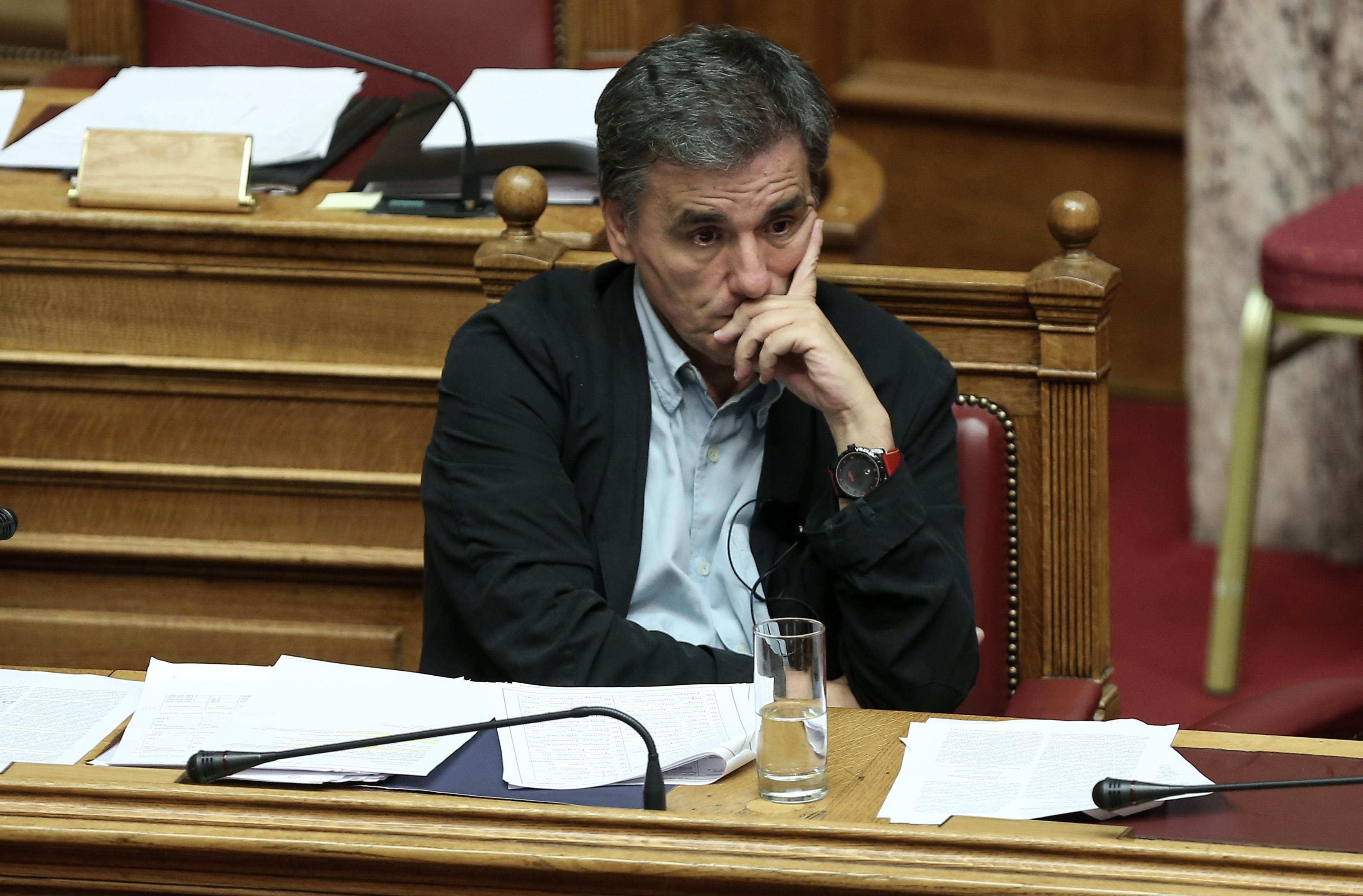 Κόντρες στη Βουλή για τα προαπαιτούμενα