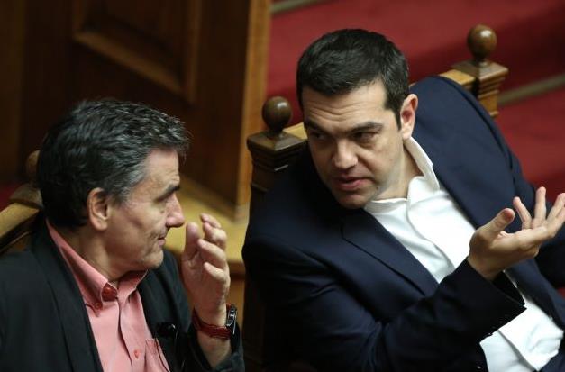 Πυρετώδεις διεργασίες και επαφές Τσίπρα για το «ΟΚ» του Εurogroup