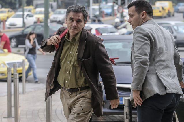 Ξεκινούν οι επαφές με τους επικεφαλής του κουαρτέτου