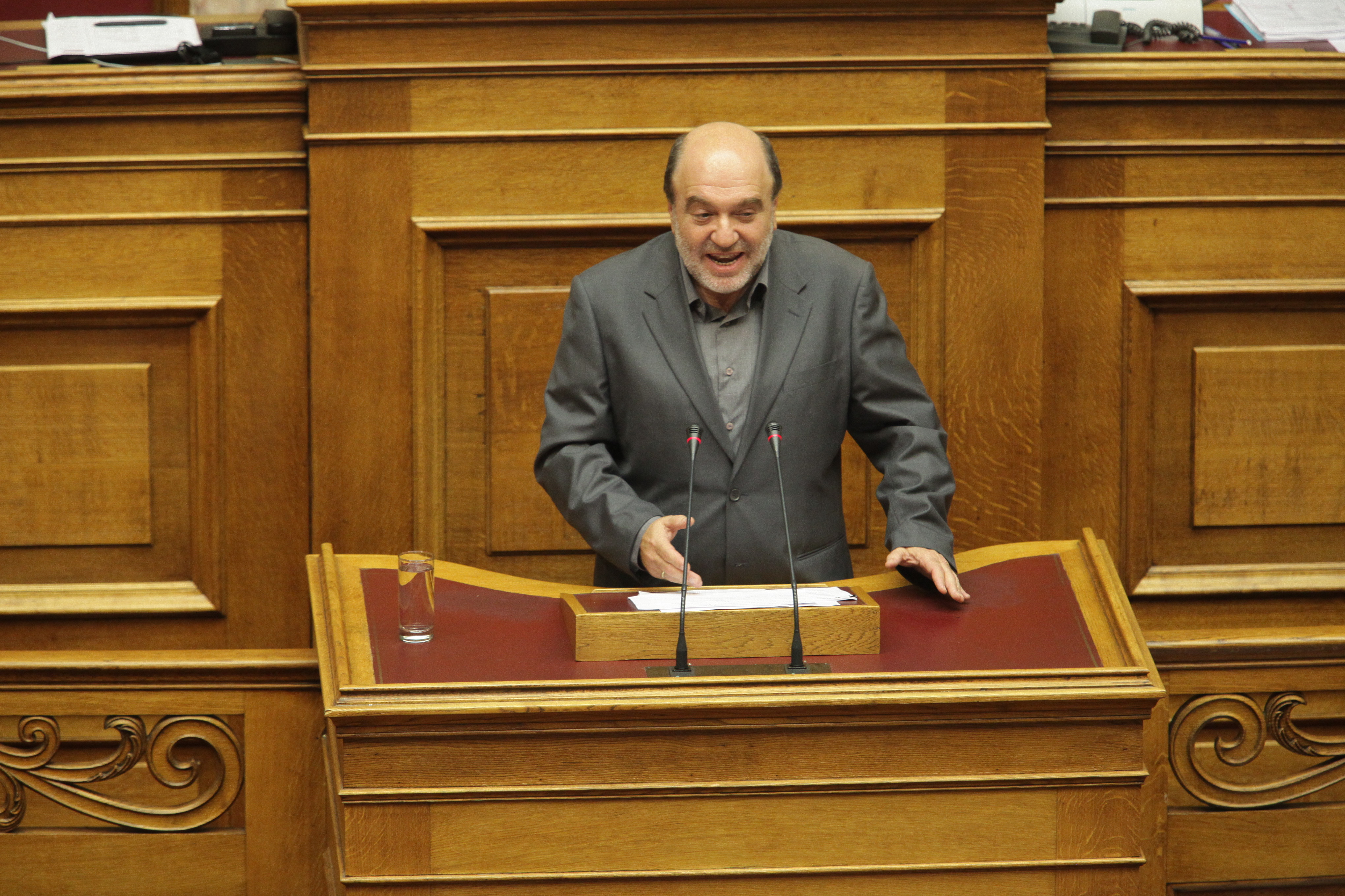 Αλεξιάδης: Υποχρεωτική η χρήση POS σε όποιον ανοίγει επιχείρηση