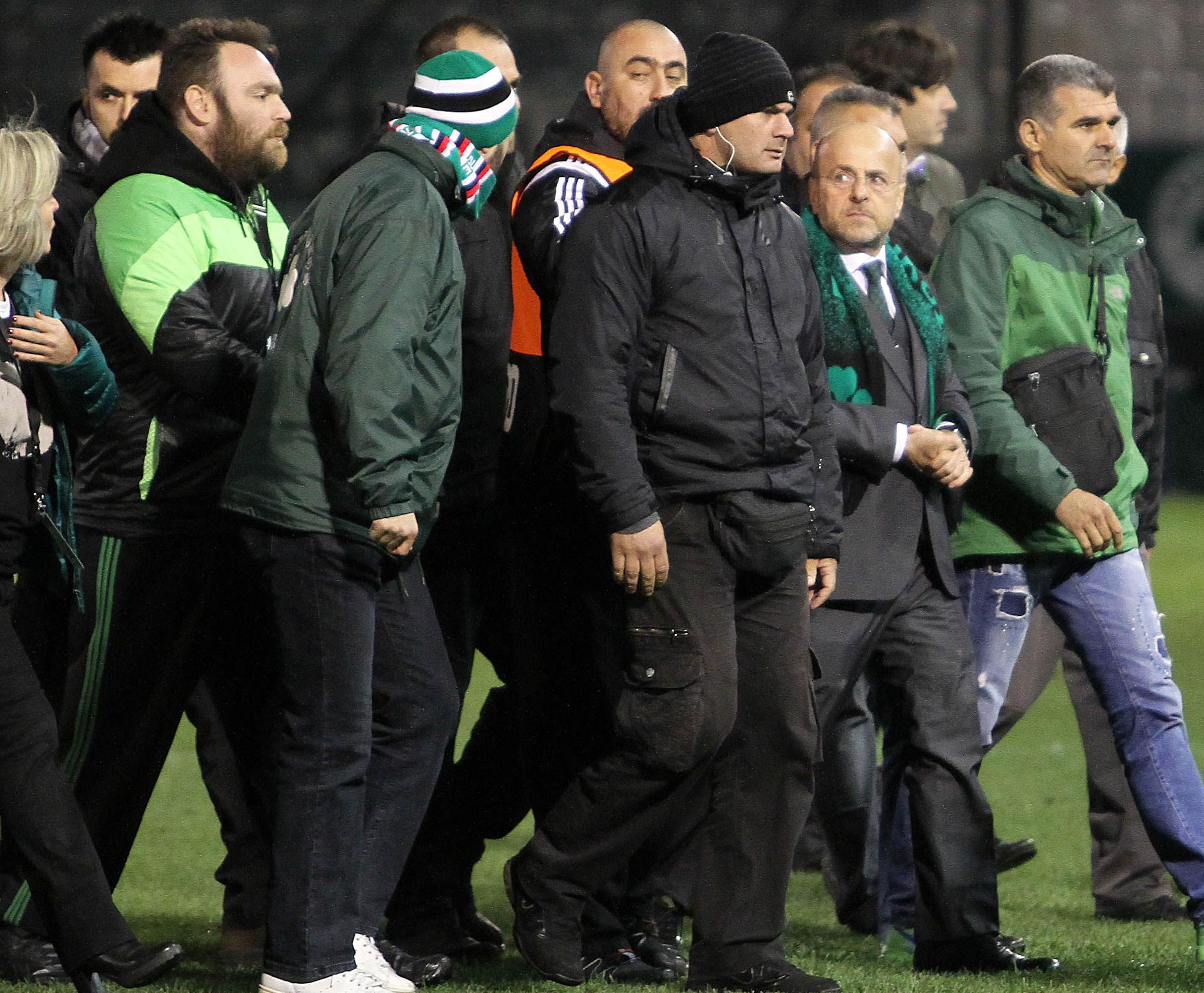 Αποδοκιμασίες για Αναστασίου και Αλαφούζο