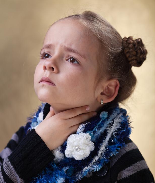 Πώς να αντιμετωπίσετε τον παιδικό πονόλαιμο αυτό τον χειμώνα