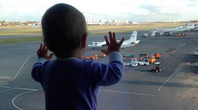 Κοριτσάκι δέκα μηνών σύμβολο της αεροπορικής τραγωδίας στο Σινά